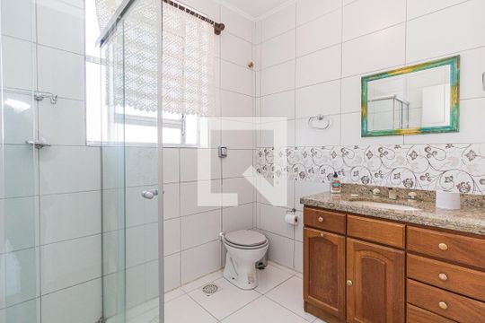 Banheiro de apartamento à venda com 2 quartos, 94m² em Floresta, Porto Alegre