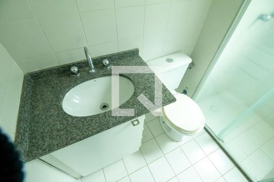 Banheiro da Suíte de apartamento para alugar com 2 quartos, 55m² em Vila Andrade, São Paulo