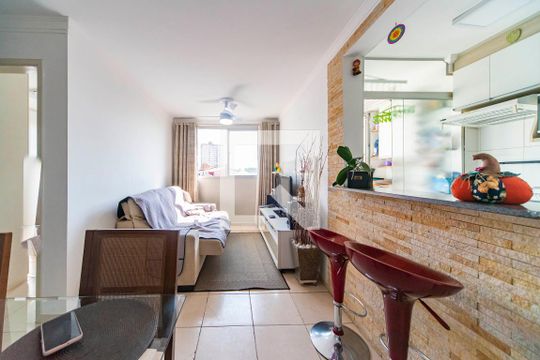 Sala de apartamento à venda com 2 quartos, 50m² em Parque São Vicente, Mauá