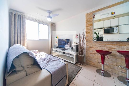 Sala de apartamento à venda com 2 quartos, 50m² em Parque São Vicente, Mauá