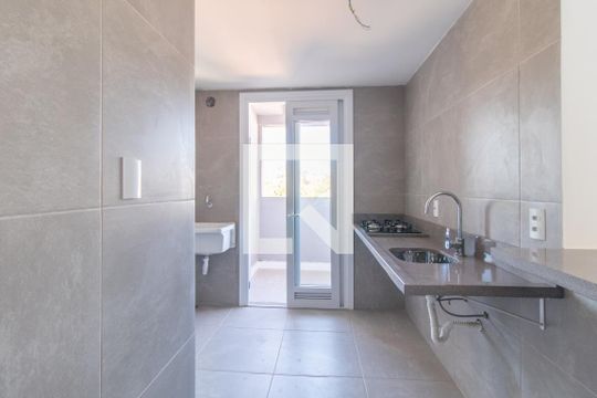 Cozinha e Área de Serviço de apartamento à venda com 2 quartos, 53m² em Glória, Porto Alegre