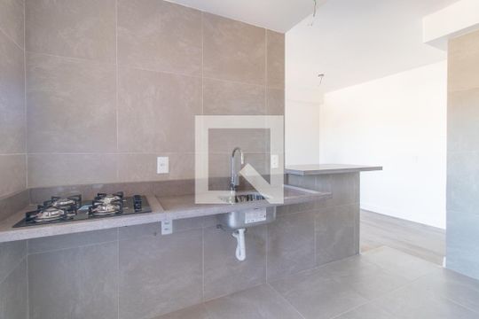 Cozinha e Área de Serviço de apartamento à venda com 2 quartos, 53m² em Glória, Porto Alegre