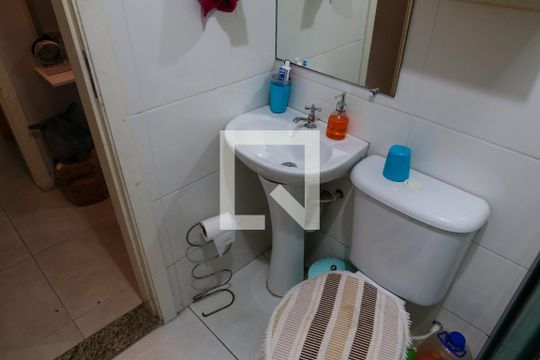 Banheiro da Suite de apartamento para alugar com 2 quartos, 50m² em Parque Oratório, Santo André