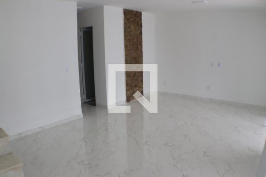 Sala de casa à venda com 3 quartos, 150m² em Curicica, Rio de Janeiro