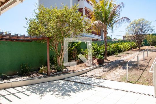 Área comum de casa para alugar com 4 quartos, 650m² em Chácaras Califórnia, Contagem