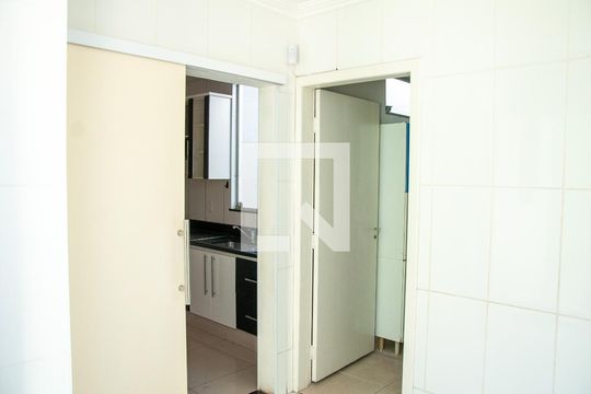 Área de Serviço de casa para alugar com 4 quartos, 650m² em Chácaras Califórnia, Contagem