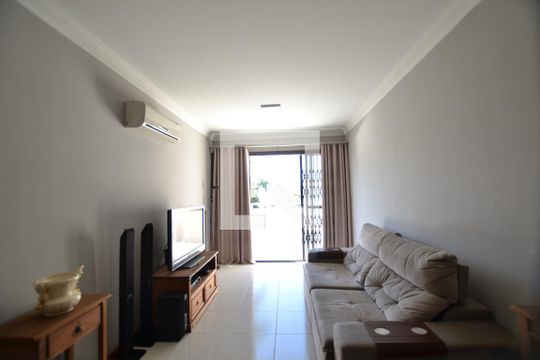 Sala de apartamento à venda com 2 quartos, 75m² em Santana, Porto Alegre