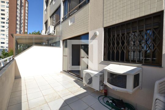Varanda de apartamento à venda com 2 quartos, 75m² em Santana, Porto Alegre