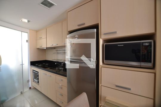 Cozinha de apartamento à venda com 2 quartos, 75m² em Santana, Porto Alegre