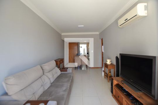 Sala de apartamento à venda com 2 quartos, 75m² em Santana, Porto Alegre