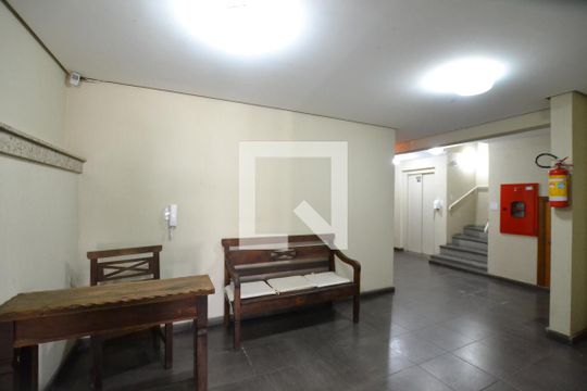 Hall de Entrada de apartamento à venda com 2 quartos, 75m² em Santana, Porto Alegre