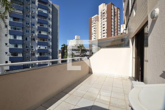 Varanda de apartamento à venda com 2 quartos, 75m² em Santana, Porto Alegre