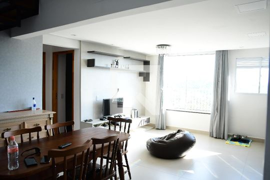 Sala de apartamento para alugar com 2 quartos, 105m² em Jardim Colibri, Cotia