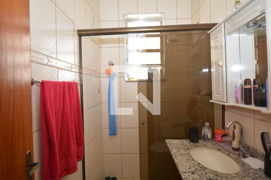 Banheiro de apartamento à venda com 2 quartos, 58m² em Vila Kosmos, Rio de Janeiro