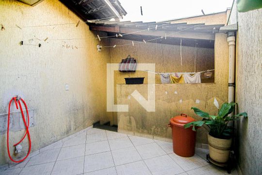 Quintal de casa à venda com 3 quartos, 182m² em Chácara Cruzeiro do Sul, São Paulo