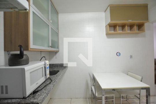 Cozinha de apartamento à venda com 2 quartos, 60m² em Teresópolis, Porto Alegre