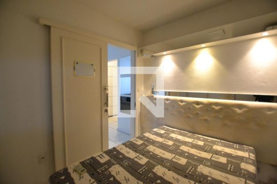 Quarto 1 de apartamento à venda com 2 quartos, 60m² em Teresópolis, Porto Alegre