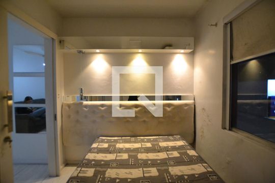 Quarto 1 de apartamento à venda com 2 quartos, 60m² em Teresópolis, Porto Alegre