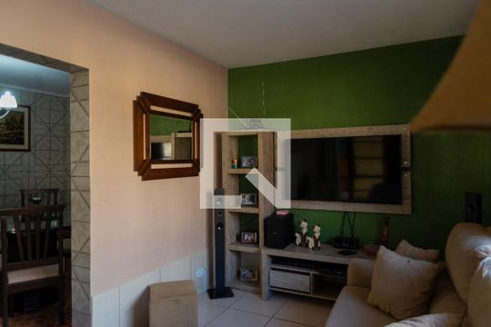 Sala de casa à venda com 2 quartos, 140m² em Coronel Aparício Borges, Porto Alegre