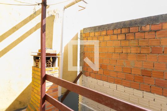 Varanda de casa à venda com 2 quartos, 140m² em Coronel Aparício Borges, Porto Alegre