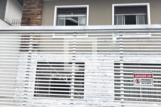 Fachada de casa para alugar com 3 quartos, 300m² em Brooklin, São Paulo