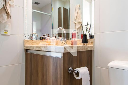 Banheiro 2 de apartamento à venda com 2 quartos, 144m² em Jardim Botânico, Porto Alegre