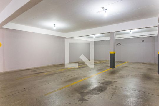 Garagem de apartamento para alugar com 3 quartos, 95m² em Santa Mônica, Uberlândia