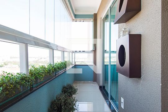 Varanda de apartamento para alugar com 3 quartos, 95m² em Santa Mônica, Uberlândia