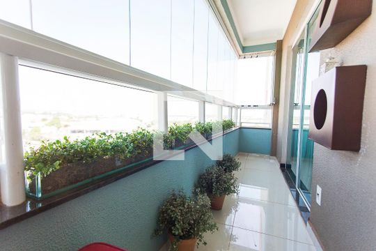 Varanda de apartamento para alugar com 3 quartos, 95m² em Santa Mônica, Uberlândia