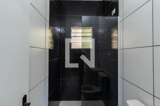 Banheiro de casa para alugar com 1 quarto, 30m² em Vila Nova Cachoeirinha, São Paulo