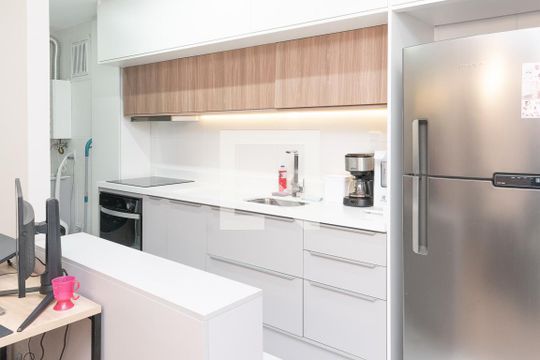 Cozinha de apartamento para alugar com 2 quartos, 58m² em Picanço, Guarulhos
