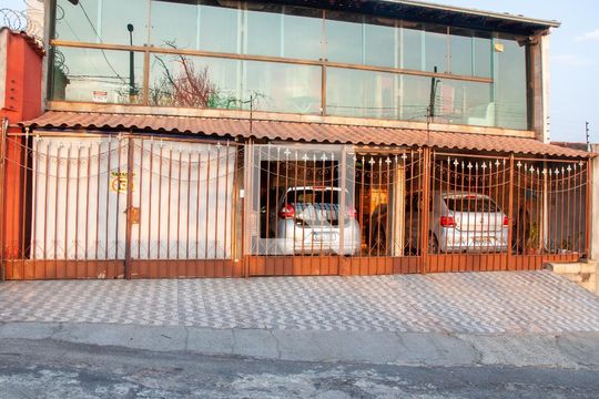 Fachada de casa à venda com 5 quartos, 300m² em Conjunto Agua Branca, Contagem