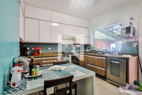 Cozinha de casa à venda com 4 quartos, 380m² em Jardim das Bandeiras, São Paulo