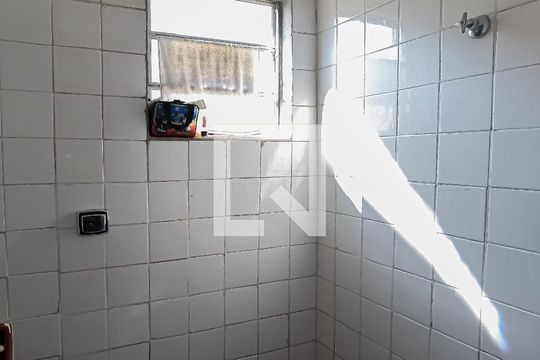 Banheiro da Suíte de casa à venda com 2 quartos, 100m² em Jardim Santa Cecilia, Guarulhos