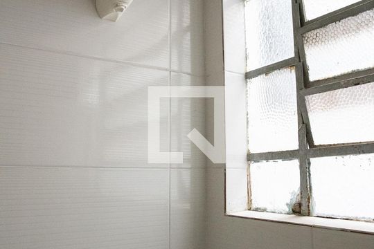Banheiro de apartamento para alugar com 1 quarto, 62m² em Bom Retiro, São Paulo