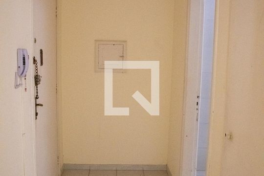 Corredor de apartamento para alugar com 1 quarto, 62m² em Bom Retiro, São Paulo