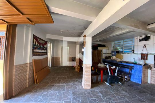 Garagem de casa à venda com 7 quartos, 500m² em Rondônia, Novo Hamburgo