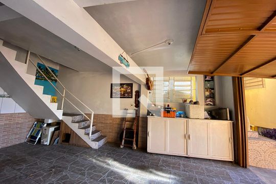 Garagem de casa à venda com 7 quartos, 500m² em Rondônia, Novo Hamburgo