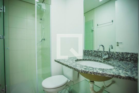 Banheiro de kitnet/studio para alugar com 1 quarto, 27m² em Saúde, São Paulo