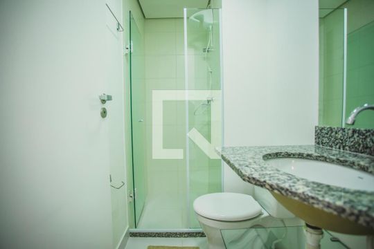 Banheiro de kitnet/studio para alugar com 1 quarto, 27m² em Saúde, São Paulo