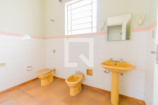 Banheiro 1 de casa à venda com 4 quartos, 400m² em Parque Industrial, Campinas