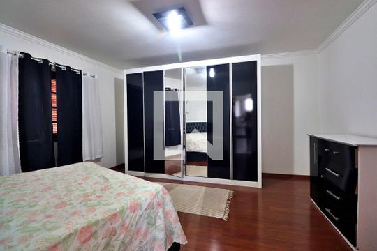 Quarto 1 - Suíte de casa à venda com 3 quartos, 300m² em Parque das Nações, Santo André