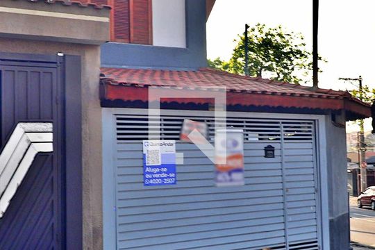 Fachada de casa à venda com 3 quartos, 300m² em Parque das Nações, Santo André