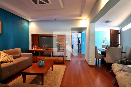 Casa à venda com 3 quartos, 300m² em Parque das Nações, Santo André