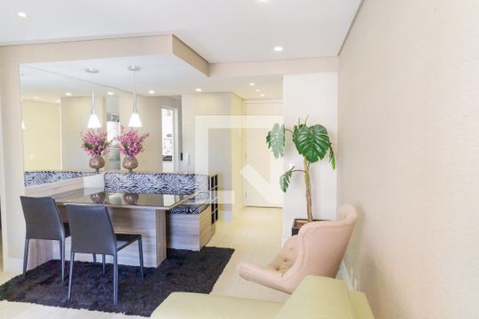 Sala de Estar de apartamento à venda com 2 quartos, 64m² em Vila Andrade, São Paulo