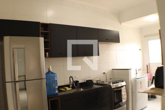 Cozinha de apartamento à venda com 1 quarto, 42m² em Vila Porto, Barueri