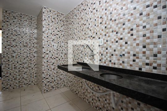 Cozinha de apartamento para alugar com 2 quartos, 48m² em Taguatinga Sul (taguatinga), Brasília