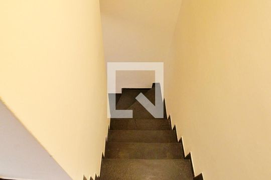 Escada de casa à venda com 3 quartos, 123m² em Campestre, Santo André