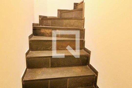 Escada de casa à venda com 3 quartos, 123m² em Campestre, Santo André
