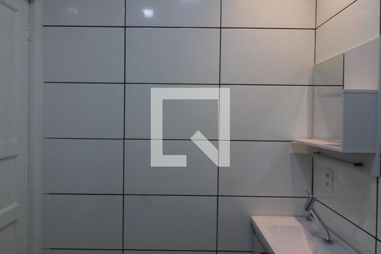 Banheiro Social de casa à venda com 3 quartos, 146m² em Del Castilho, Rio de Janeiro